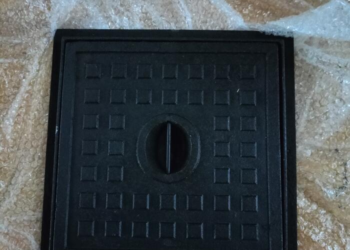 Grajewo ogłoszenia: Sprzedam właz żeliwny nowy 37x37 100zl